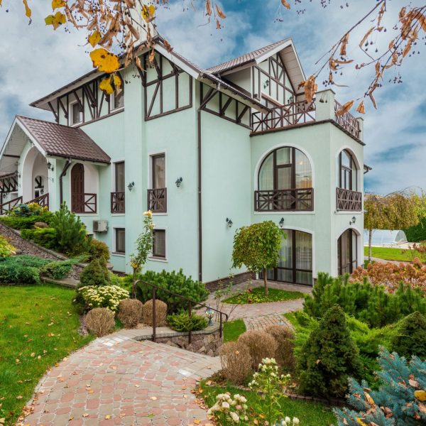 pexels-artbovich-8092389